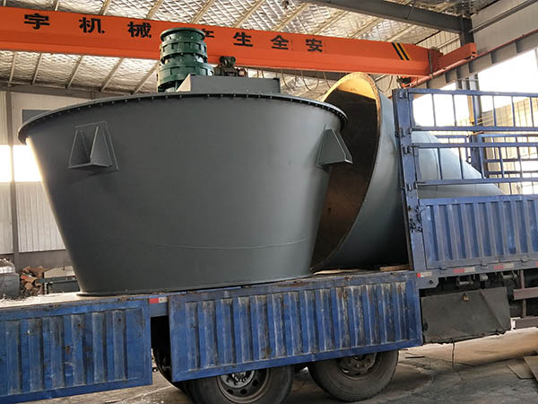 錐形混（hún）合機發往國外客戶